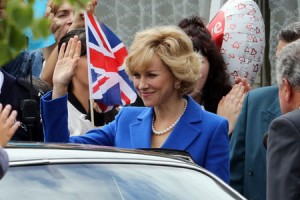 naomi_watts_in_princess_diana_movie_photos_7_183us29-183us73
